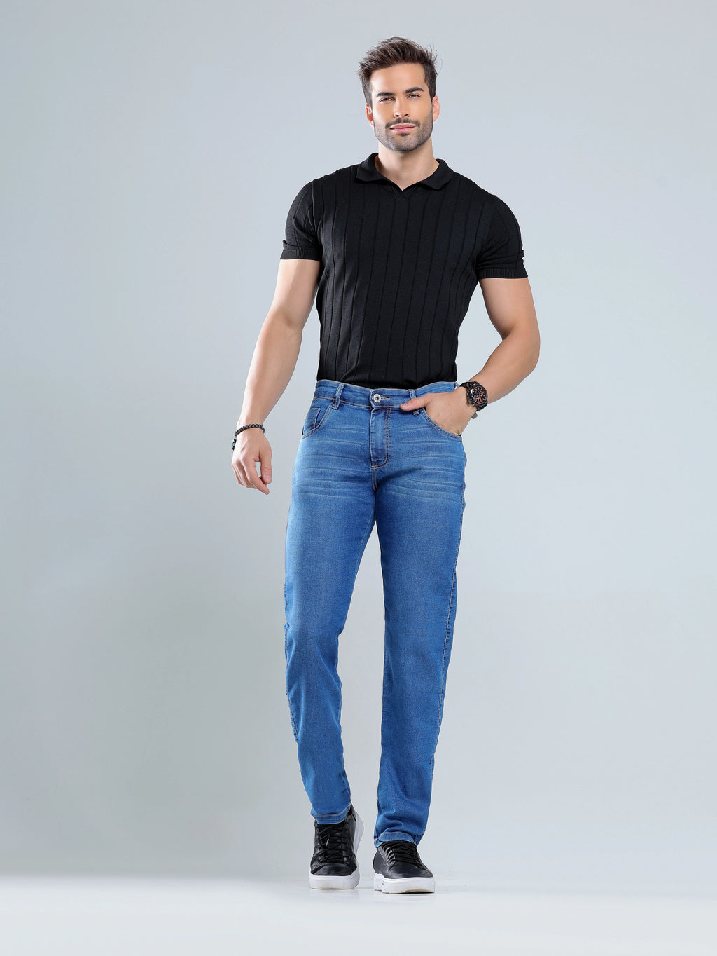 Calça Jeans Claro Masculina com Bigode